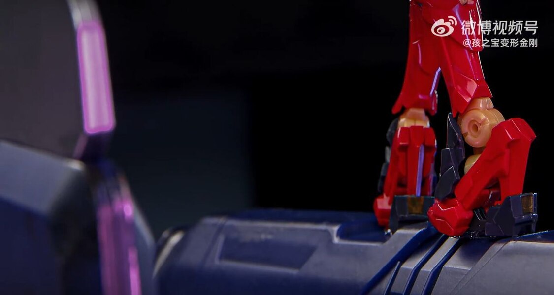 Transformers Soundwave Vs Windblade Dance Off   Official Stop Motion Video  (15 of 41)
